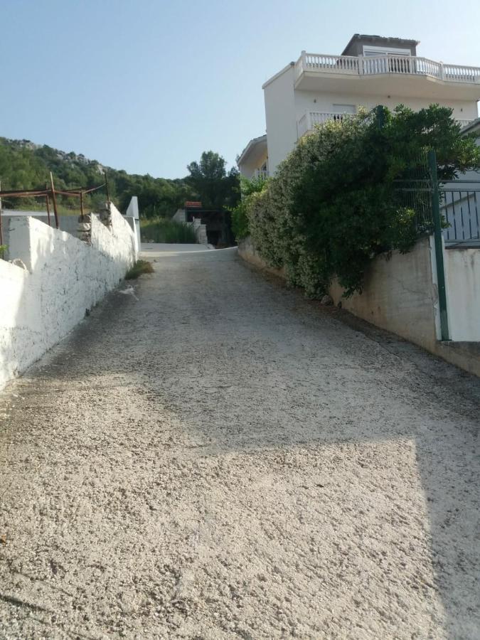 Apartments Prpic Seget Vranjica Exterior foto